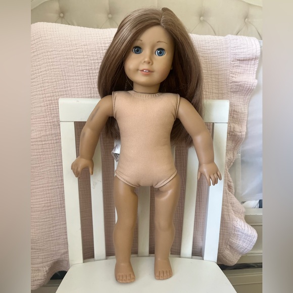 American Girl Other - American Girl Doll 2011 with Brown Hair & Blue Eyes TM #39?